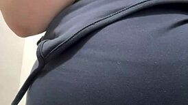 amateur teen squirts extremely close-up in public gym