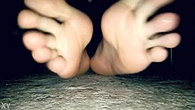 hey danifeetxxx your sexy toes got me hooked on this foot fetish vibe
