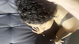 vuoi vedere questa bellissima latina cavalcare il mio cazzo e ingoiare il mio sperma?