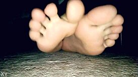 hey danifeetxxx your sexy toes got me hooked on this foot fetish vibe
