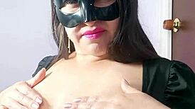 Colombian latina aunt teases massive cameltoe masturbating in tight leggings