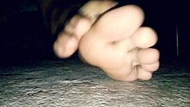 hey danifeetxxx your sexy toes got me hooked on this foot fetish vibe