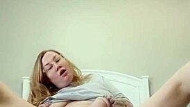 hey maddi madz fingerin her pussy out in public like whoa