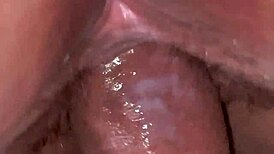 vagina peluda bajo la falda... mira como gotea esa pussy jugosa asmr close-up creampie waiting