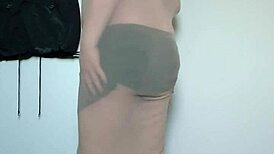 Carmen nylonjunge slips into full body nylons for barefoot fetish tease