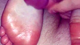 gf's soft feet get footjob cumshot from amateur fetish jerk