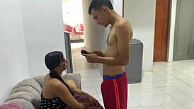 ayudo a mi peque�a hermanastra con sus clases de canto y termino follandola muy duro