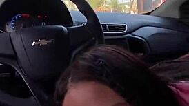 Novinha Gives Car Blowjob Publicly