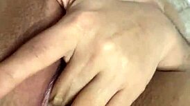Enorme co�o estrecho eyacula mucha leche de guarra colombiana