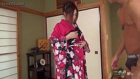 椎名優 starts with kimono and endless cleaning blowjob
