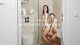 4k hot shower lesbians kissing and pussy fingering till orgasmus