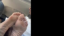hood white chick shows dirty toes
