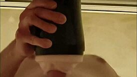 Follando mi fleshlight hasta que me hace temblar del orgasmo