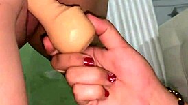 sexo lesbico llego a casa y le follo el coño de mi hijastra