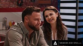 Does Liz Jordan taste her date's cock?