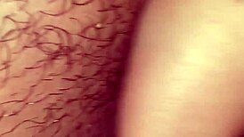 Jovencita latina se masturba a escondida