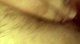 Jovencita latina se masturba a escondida