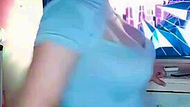 Latina enjoys a warm evening at home