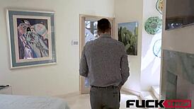 Joseline kelly spins her petite ass in doggystyle