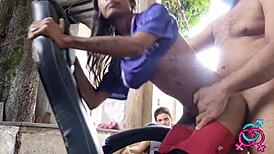 sexo a tres com estudante e sua amiga