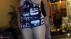 Luluhotwifex cornudo mira como me la mete un vergon rico sin condon creampie