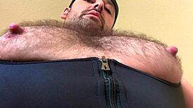 Gay fetish video with Big nipples and muscular bodybuilder